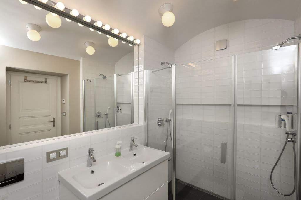 Design Loft 2 Minutes To Wenceslas Square Πράγα Εξωτερικό φωτογραφία